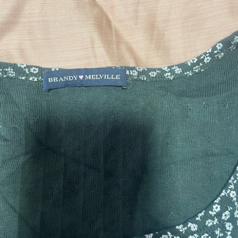Brandy Melville Floral Button-Up Green Crop Top - Picture 2 of 3